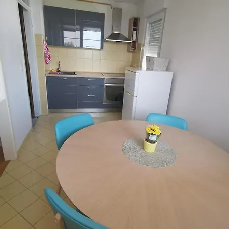 Apartment Apartman Mila Pula